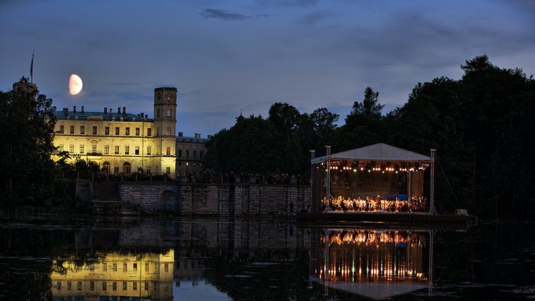 ماذا تعرف عن ليلة الفنون في موسكو؟