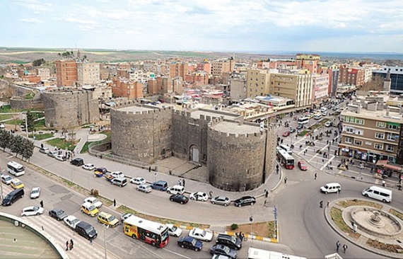 انفجار قرب مركز شرطة يهز مدينة ديار بكر الكردية في تركيا