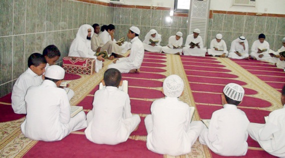«الشؤون الإسلامية» تمنع غير السعوديين من التدريس في حلقات التحفيظ