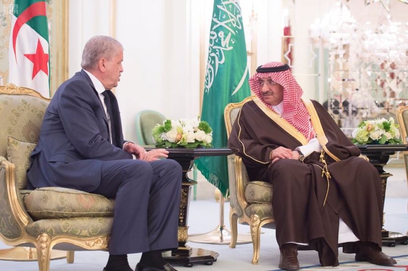 ولي العهد يولم للوزير الأول الجزائري