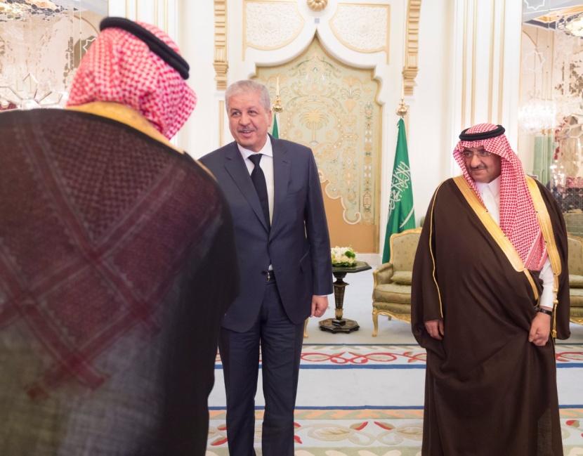 ولي العهد يولم للوزير الأول الجزائري