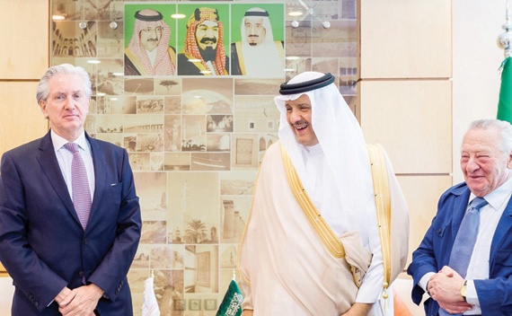 سلطان بن سلمان: حريصون على تقديم  كافة التسهيلات للشركات الفندقية العالمية