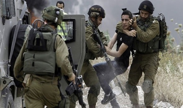 قوات الاحتلال تعتقل خمسة فلسطينيين من محافظة الخليل