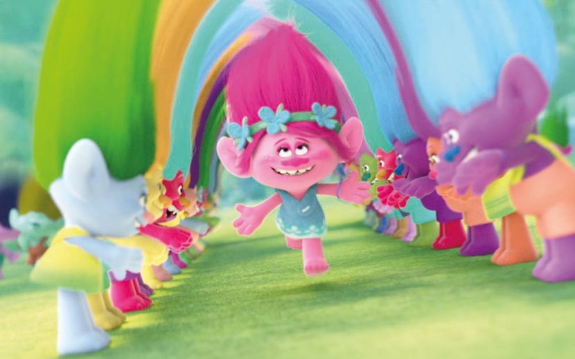 «ترولز» .. مخلوقات صغيرة تخاطر أملا في سعادة كبيرة