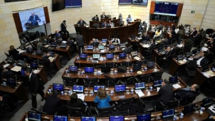 مجلس النواب الكولومبي يصادق على اتفاق السلام مع حركة فارك