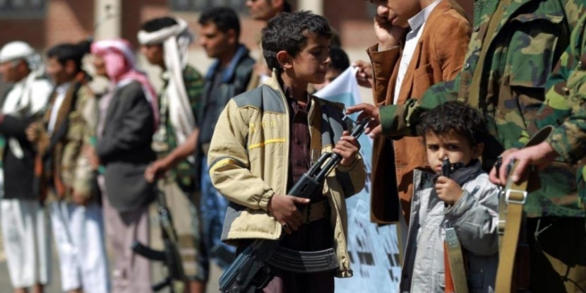 الحوثيون يجندون 670 طفلاً لا تتجاوز أعمارهم 14 عاماً دون علم أهاليهم