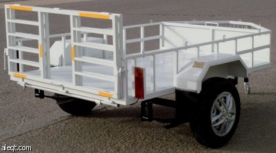 عشق البر يقود شابا إلى افتتاح مصنع للمقطورات وعربات السحب!