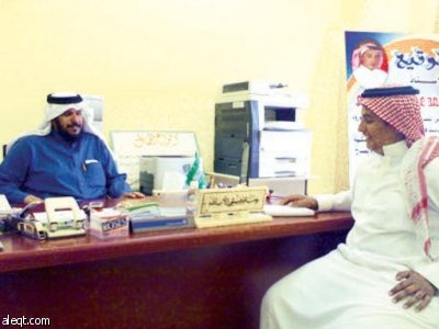صاحب فكرة أكبر صحن فواكه مصاب بالشلل ويتبنى جمع المصاحف الممزقة