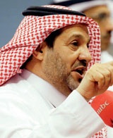 الاستعانة ببذور أمريكية لزراعة أرضية "درة الملاعب"