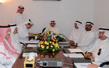 "التجارة" : فائض غذائي في مكة قبيل الحج