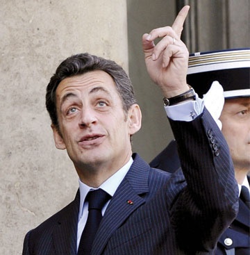 ميركل وساركوزي يدعوان لمزيد من المرونة في ميثاق الاستقرار الأوروبي