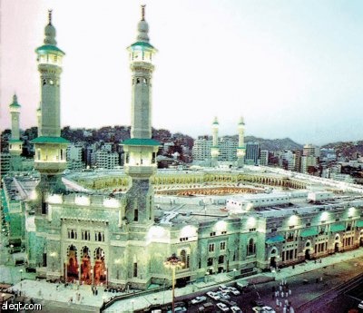 قريش تركت الحجر الأسود من أساس إبراهيم وحجرت على موضعه