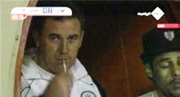 مدرب الشباب يشوه جهود ناديه في مكافحة التدخين