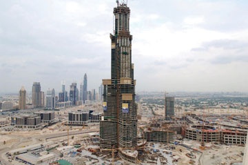 أبراج دبي ومشاريعها العقارية الجديدة تدخل نفق "المراجعة"