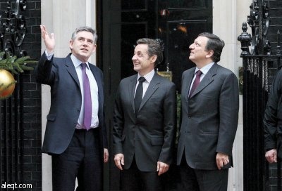 قادة بريطانيا وفرنسا والاتحاد الأوروبي يبحثون خطة تحفيز الاقتصاد