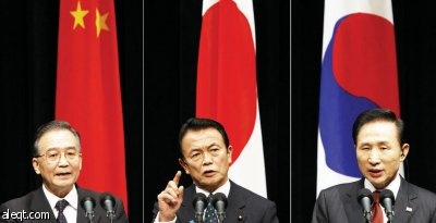 اليابان والصين وكوريا الجنوبية تقف صفا واحدا في وجه الأزمة