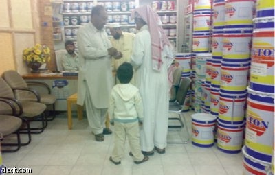 ماركات (البويه) العالمية تسيطر على السوق وتفرض أسعارها