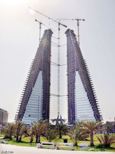 اقتصاد الإمارات يتهيأ لتباطؤ حاد مع الاستغناء عن عمالة