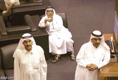 تدهور النفط وخفض تصنيفات البنوك يثيران موجة هبوط قاسية للأسهم الخليجية