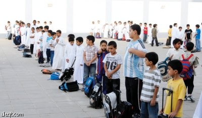 مسلسل العنف مع الأبناء .. أب يضرب ابنه بالعقال في "الفسحة"