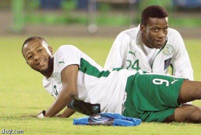 ألم يأن لنجوم"الأولى" أن يتنفسوا هواء الأخضر؟