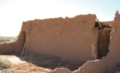 مسجد "المؤسس".. تلاشت معالمه وأصبح مهددا بالانهيار!