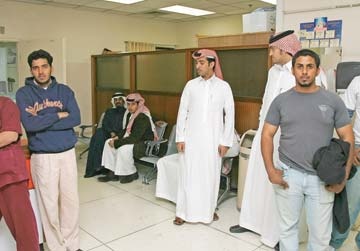 أقسام الطوارئ في مستشفيات الرياض.. أزمة مستمرة ولا حلول!