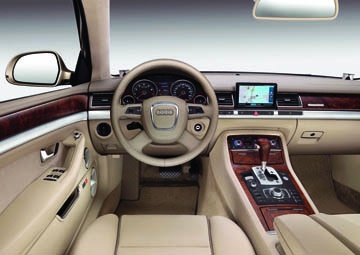Audi A8 تواصل للنجاح.. وبلمسات أنيقة
