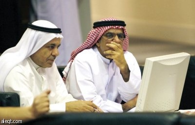 عين على توزيعات الأرباح وأخرى على نتائج الربع الأول