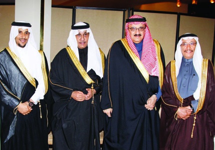 الحارثي يحتفل بزفافه