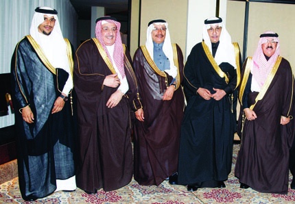 الحارثي يحتفل بزفافه