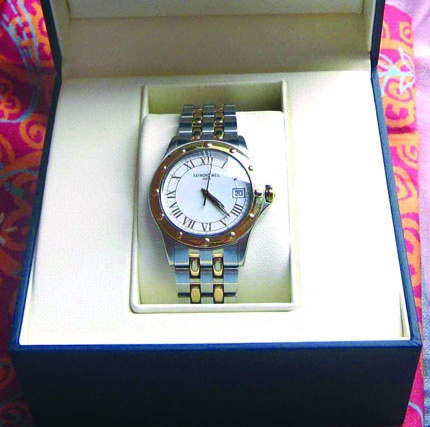 ساعات اليد "الماركة" تحتفظ بزبائنها رغم التقليد