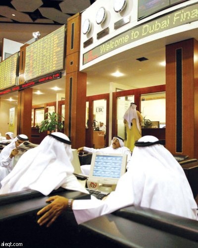 الأسهم الخليجية: السيولة تفضل البقاء في الخارج إلى حين اتضاح رؤية الأرباح والتوزيعات