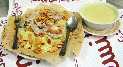 الأردنيون في الرياض.. يجمعهم المنسف والروابط العائلية ويفرقهم الكمبيوتر