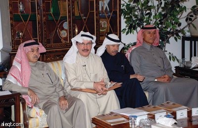 آراء متباينة حول صلاحيات المجلس الإلزامية.. وانفراده بالسلطة التنظيمية