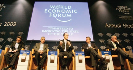 منتدى دافوس يفتتح أعماله وسط مخاوف من انكماش عالمي