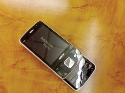 80 % من "الجوالات" صينية.. وتستورد حسب مواصفات التاجر!