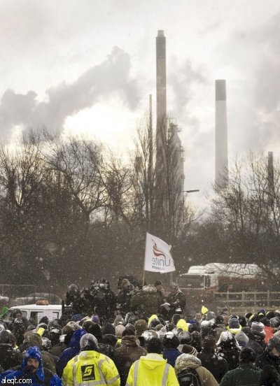 النفط يتراجع دون 41 دولارا مع انكماش الطلب في أمريكا