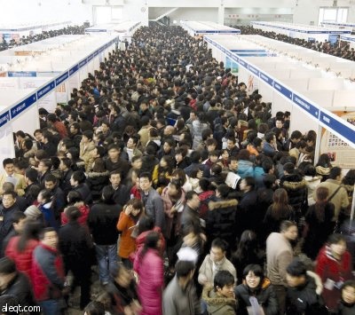 النفط يستقر قرب 40 دولارا بعد نمو المخزونات الأمريكية