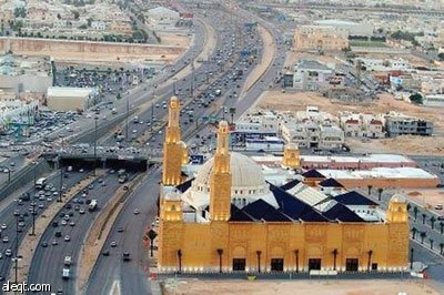 الأراضي المجاورة للمساجد لفئة معينة .. ولم تفقد قيمتها حتى الآن