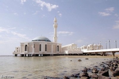 اعتبروا بقصة الرسول مع الحسن والحسين ولاتنفروا أبنائكم من المساجد