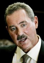 "إف. بي. آي" تعثر على الملياردير المحتال ستانفورد