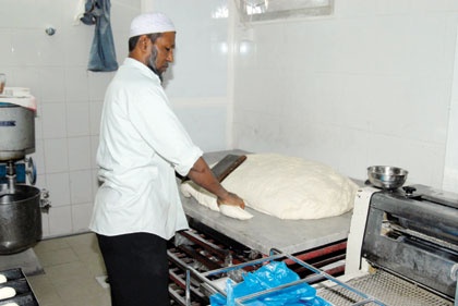 .. و"الأمانة" تحذر المخابز من إضافة أي مواد حافظة
