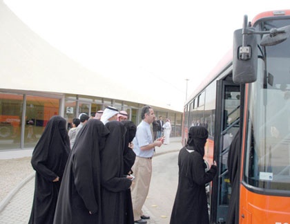 عائلات سعودية تزور 6 معالم سياحية في الرياض