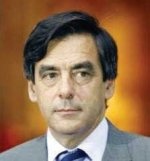 رئيس وزراء فرنسا يحذر من "عام الأزمة"