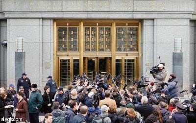 محتال "وول ستريت" يقر بغسل الأموال وتسجيلات وهمية لدى لجنة الأوراق المالية