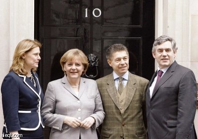 ميركل: قمة لندن ستعطي إشارات إيجابية للاقتصاد العالمي