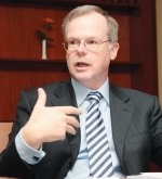 موارد التأمين العالمية بدأت "تنضب" .. خسارة الوظائف وتدهور ربحية الشركات