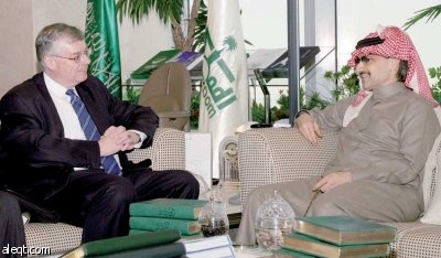 الوليد بن طلال يناقش مواضيع استثمارية مع السفير الأسترالي