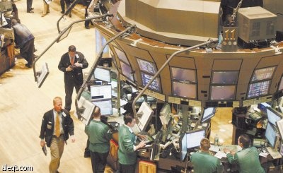 "وول ستريت" تتراجع.. والمستثمرون ينتظرون موسم الأرباح